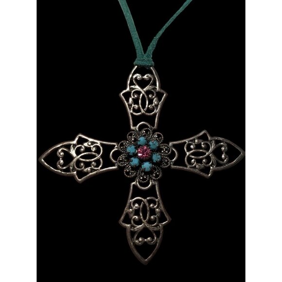 Express Retro Celtic Cross Pendant Necklace - Picture 2 of 10
